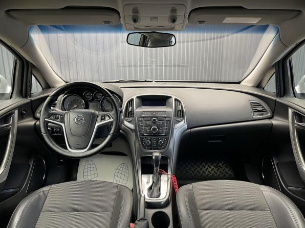 Opel Astra J с пробегом 2012 года, цена 747 000 рублей, 171695 км, хэтчбек, Автокод Объявления