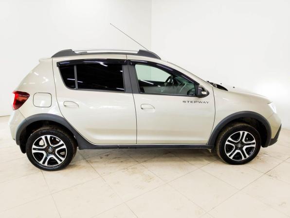 Renault Sandero II Рестайлинг с пробегом 2022 года, цена 1 210 000 рублей, 96086 км, хэтчбек, Автокод Объявления