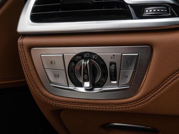 BMW 7 серии VI (G11/G12) с пробегом 2017 года, цена 4 220 000 рублей, 136548 км, седан, Автокод Объявления
