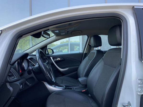 Opel Astra J с пробегом 2011 года, цена 799 000 рублей, 155313 км, хэтчбек, Автокод Объявления