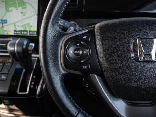 Honda Stepwgn V Рестайлинг с пробегом 2019 года, цена 2 990 000 рублей, 45072 км, минивэн, Автокод Объявления