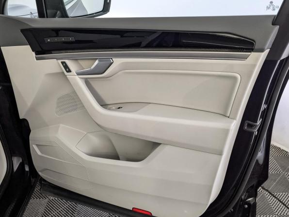 Volkswagen Touareg III с пробегом 2018 года, цена 4 950 000 рублей, 82468 км, внедорожник, Автокод Объявления