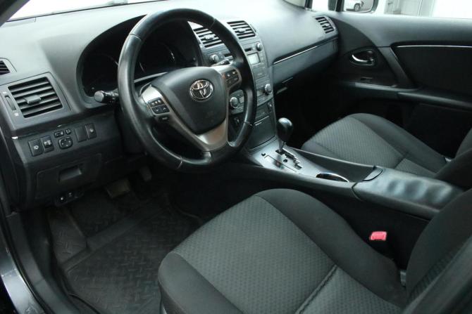 Toyota Avensis III с пробегом 2009 года, цена 1 045 000 рублей, 198500 км, седан, Автокод Объявления