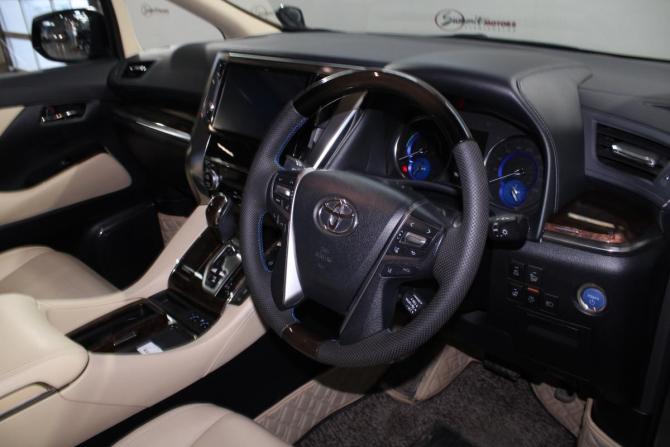 Toyota Vellfire II Рестайлинг с пробегом 2018 года, цена 4 200 000 рублей, 102430 км, минивэн, Автокод Объявления