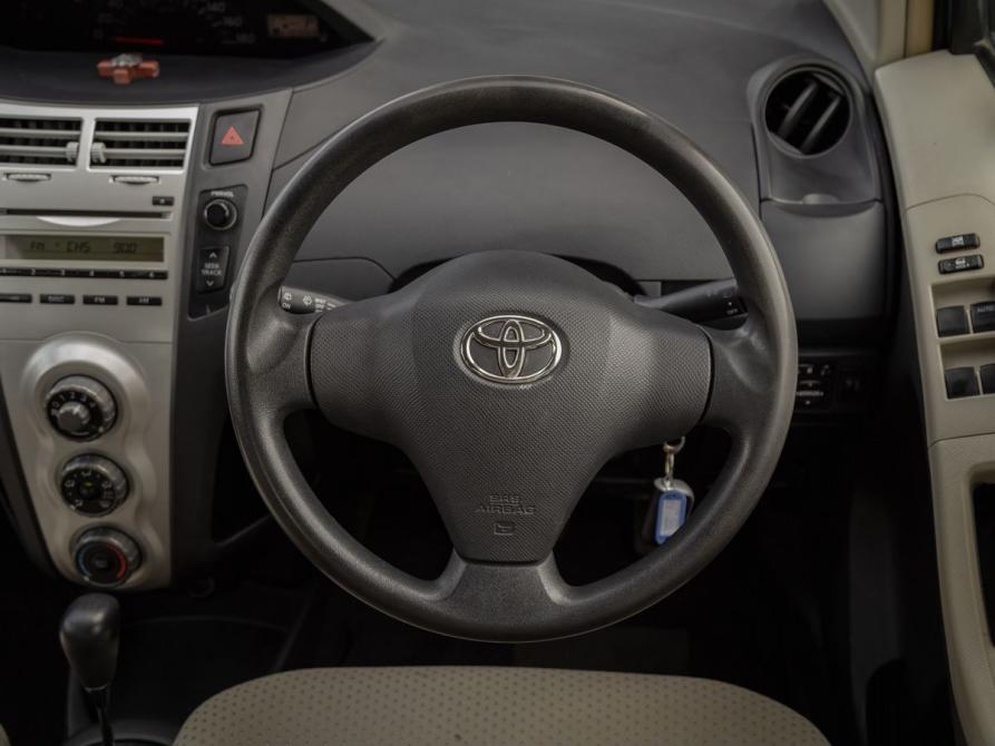 Toyota Vitz II (XP90) Тюмень  - изображение 8