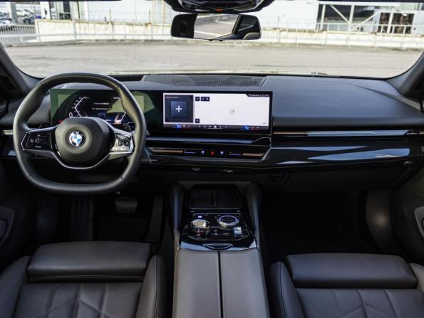 BMW 5 серии VIII (G60/G61/G68) с пробегом 2023 года, цена 6 490 000 рублей, 45660 км, седан, Автокод Объявления