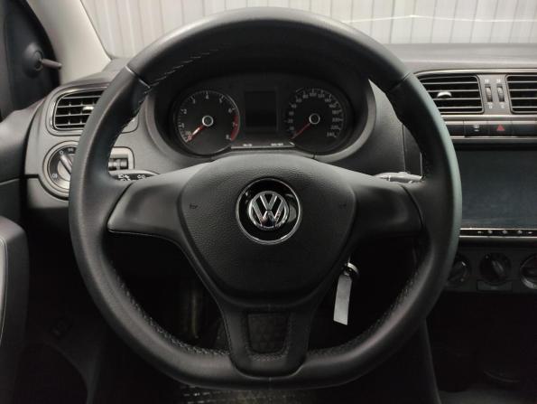 Volkswagen Polo V Рестайлинг с пробегом 2018 года, цена 1 050 000 рублей, 74883 км, седан, Автокод Объявления