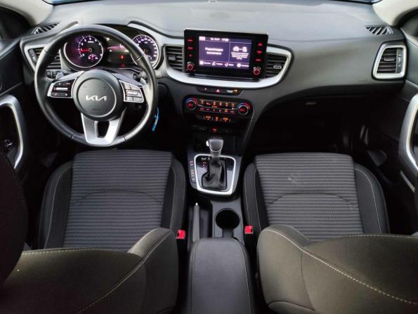 Kia Ceed III Рестайлинг с пробегом 2022 года, цена 2 099 000 рублей, 98208 км, универсал, Автокод Объявления