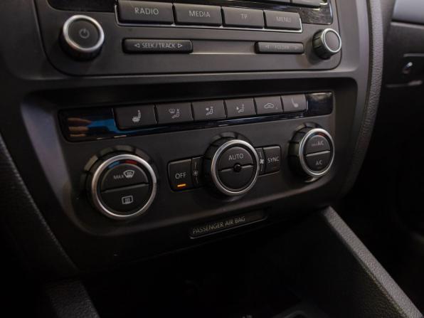 Volkswagen Jetta VI с пробегом 2013 года, цена 1 050 000 рублей, 222273 км, седан, Автокод Объявления