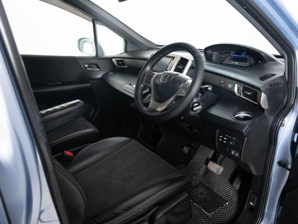 Honda Freed I Рестайлинг с пробегом 2014 года, цена 1 000 000 рублей, 181143 км, компактвэн, Автокод Объявления