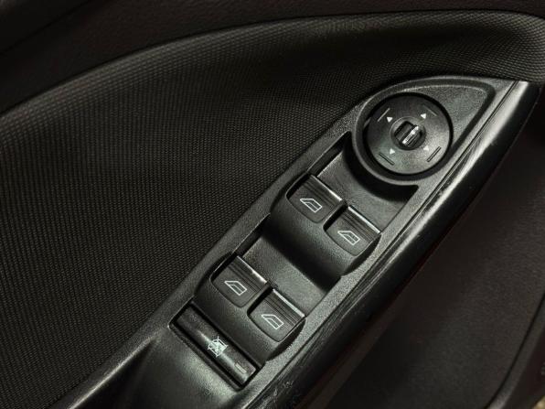 Ford Focus III с пробегом 2012 года, цена 570 000 рублей, 262229 км, хэтчбек, Автокод Объявления
