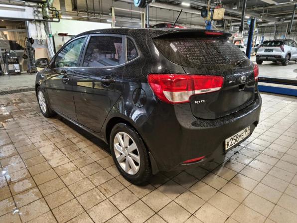 Kia Rio III Рестайлинг с пробегом 2015 года, цена 1 099 000 рублей, 99000 км, хэтчбек, Автокод Объявления
