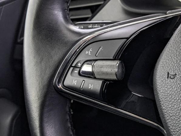 Skoda Rapid II с пробегом 2022 года, цена 2 010 000 рублей, 76295 км, лифтбек, Автокод Объявления