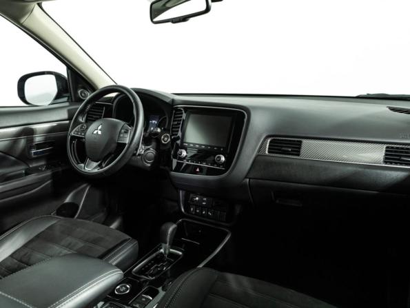 Mitsubishi Outlander III Рестайлинг 3 с пробегом 2021 года, цена 2 859 000 рублей, 67136 км, внедорожник, Автокод Объявления
