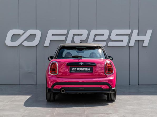 Mini Hatch III (F55/F56) Рестайлинг 2 с пробегом 2021 года, цена 2 795 000 рублей, 12126 км, хэтчбек, Автокод Объявления