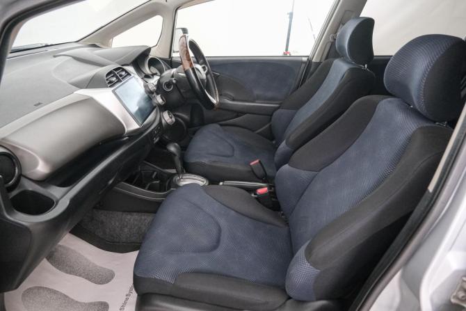 Honda Fit II с пробегом 2011 года, цена 1 079 000 рублей, 67000 км, хэтчбек, Автокод Объявления