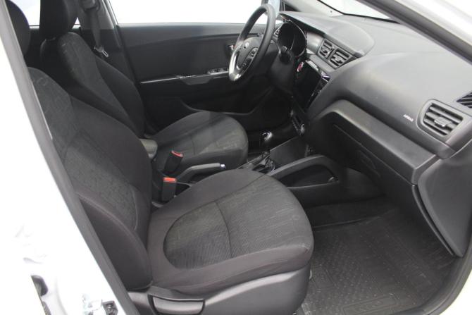 Kia Rio III Рестайлинг с пробегом 2016 года, цена 879 000 рублей, 302062 км, хэтчбек, Автокод Объявления