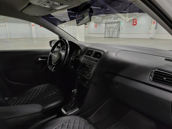 Volkswagen Polo V Рестайлинг с пробегом 2019 года, цена 1 230 000 рублей, 122119 км, седан, Автокод Объявления