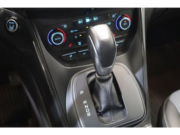 Ford Kuga II Рестайлинг с пробегом 2017 года, цена 1 655 000 рублей, 133359 км, внедорожник, Автокод Объявления