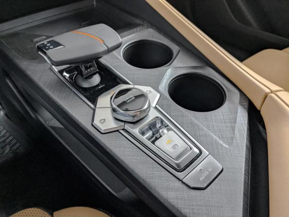 Changan UNI-V I с пробегом 2023 года, цена 2 150 000 рублей, 48403 км, лифтбек, Автокод Объявления