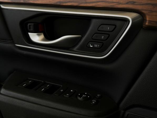 Honda CR-V V с пробегом 2017 года, цена 2 290 000 рублей, 258343 км, внедорожник, Автокод Объявления