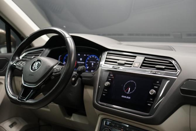 Volkswagen Tiguan II с пробегом 2019 года, цена 2 395 000 рублей, 107046 км, внедорожник, Автокод Объявления