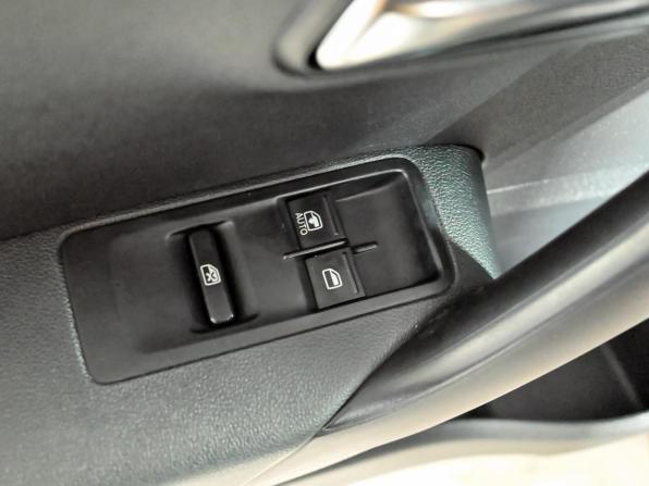 Volkswagen Polo V с пробегом 2015 года, цена 981 000 рублей, 148183 км, седан, Автокод Объявления