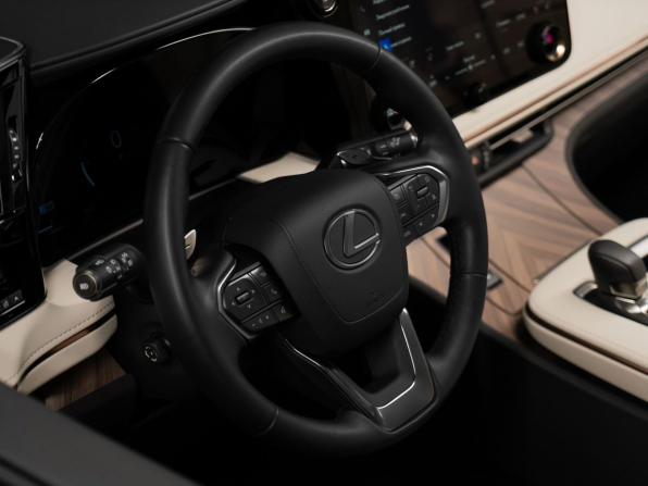 Lexus LM II с пробегом 2024 года, цена 14 900 000 рублей, 22311 км, минивэн, Автокод Объявления