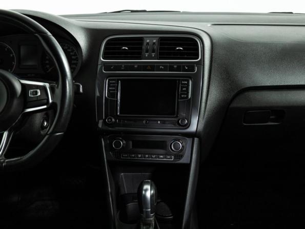 Volkswagen Polo V Рестайлинг с пробегом 2019 года, цена 1 399 777 рублей, 125625 км, седан, Автокод Объявления