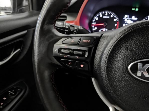 Kia Rio IV Рестайлинг с пробегом 2021 года, цена 1 570 000 рублей, 112704 км, седан, Автокод Объявления