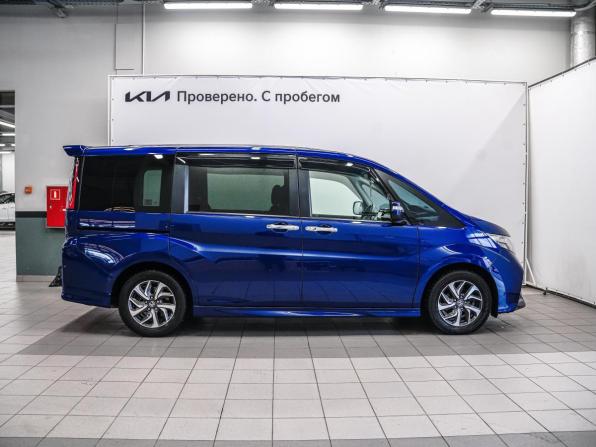 Honda Stepwgn V с пробегом 2016 года, цена 1 799 000 рублей, 122370 км, минивэн, Автокод Объявления