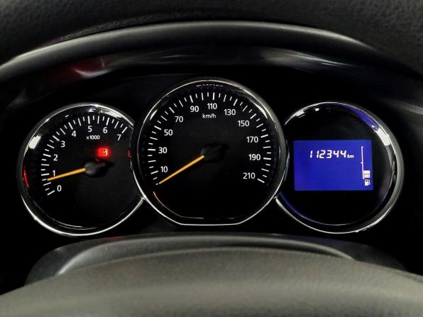 Renault Logan II с пробегом 2017 года, цена 750 000 рублей, 112344 км, седан, Автокод Объявления