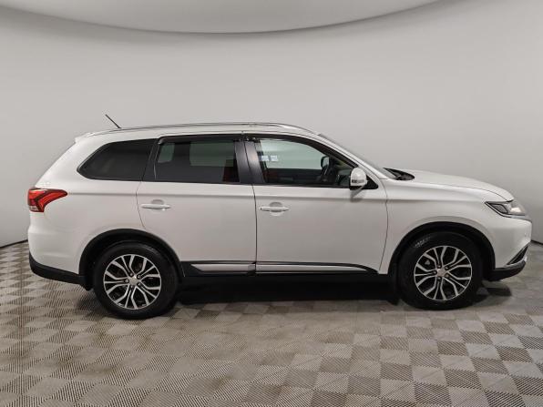 Mitsubishi Outlander III Рестайлинг 2 с пробегом 2016 года, цена 1 599 000 рублей, 176266 км, внедорожник, Автокод Объявления