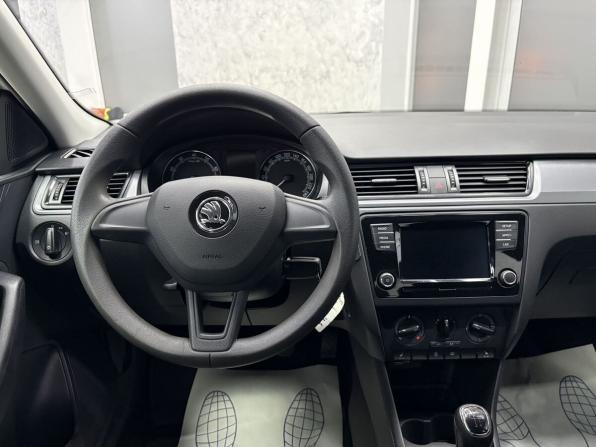 Skoda Rapid I Рестайлинг с пробегом 2019 года, цена 1 365 000 рублей, 61600 км, лифтбек, Автокод Объявления