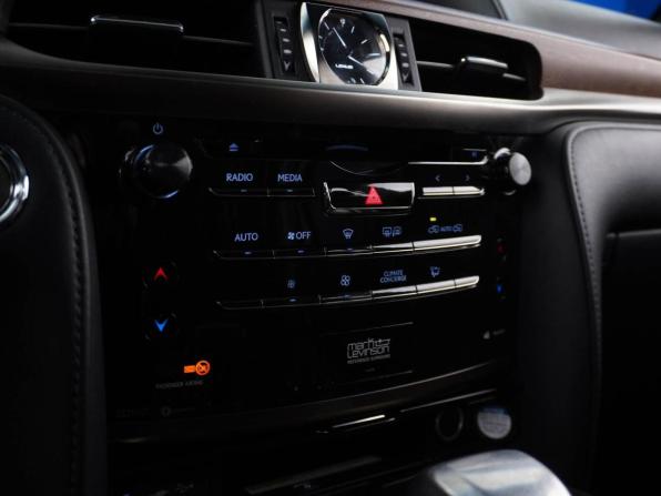 Lexus LX III Рестайлинг 2 с пробегом 2016 года, цена 5 999 654 рубля, 123958 км, внедорожник, Автокод Объявления