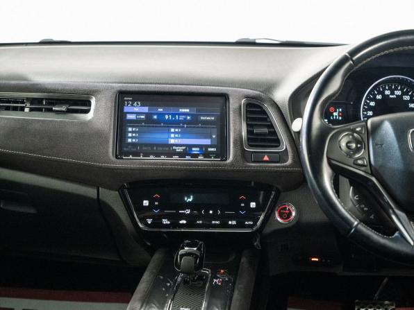 Honda Vezel I Рестайлинг с пробегом 2018 года, цена 1 630 300 рублей, 76815 км, внедорожник, Автокод Объявления