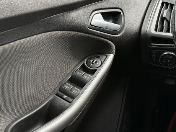 Ford Focus III с пробегом 2012 года, цена 779 000 рублей, 228744 км, хэтчбек, Автокод Объявления