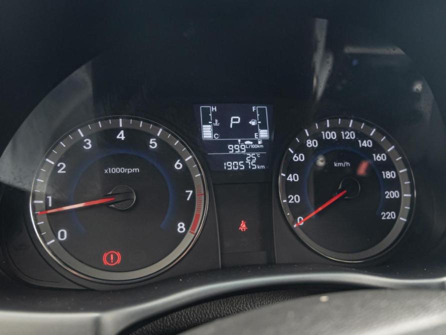Hyundai Solaris I Рестайлинг Краснодар  - изображение 15