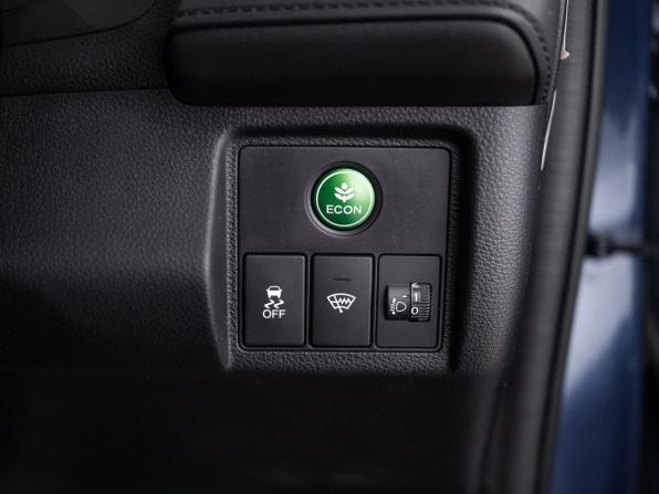 Honda Vezel I с пробегом 2014 года, цена 1 525 000 рублей, 139150 км, внедорожник, Автокод Объявления