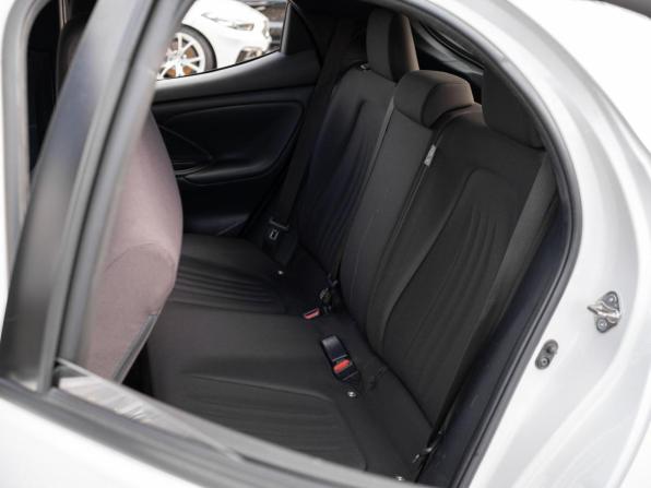 Toyota Yaris IV с пробегом 2021 года, цена 1 199 000 рублей, 151701 км, хэтчбек, Автокод Объявления