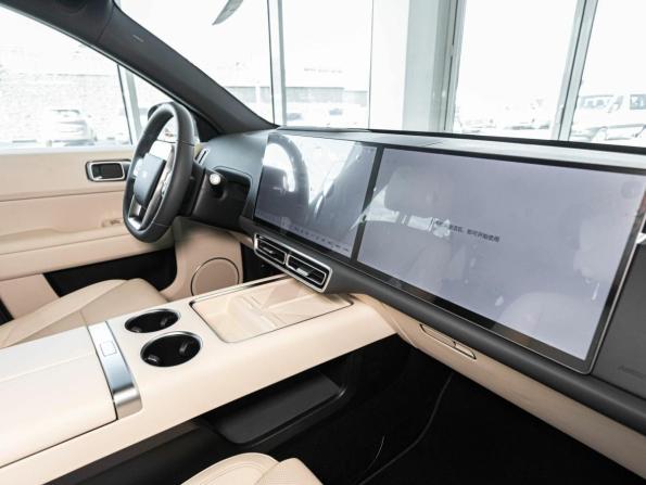 Новый Li Auto (Lixiang) L6 2025 года, цена 8 990 000 рублей, внедорожник, Автокод Объявления
