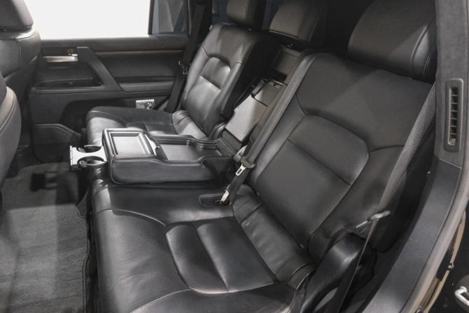Toyota Land Cruiser 200 Series Рестайлинг 2 с пробегом 2015 года, цена 4 619 000 рублей, 211000 км, внедорожник, Автокод Объявления