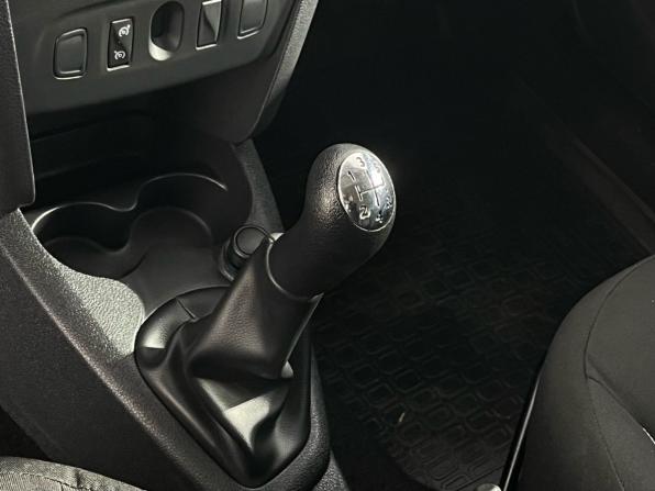 Renault Sandero II с пробегом 2015 года, цена 850 000 рублей, 89070 км, хэтчбек, Автокод Объявления