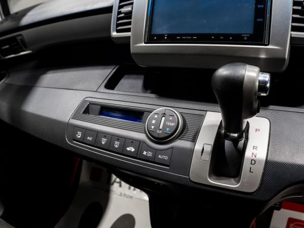 Honda Freed I Рестайлинг с пробегом 2014 года, цена 1 200 000 рублей, 117200 км, компактвэн, Автокод Объявления