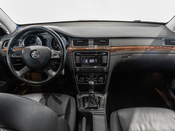Skoda Superb II Рестайлинг с пробегом 2013 года, цена 1 071 400 рублей, 256040 км, лифтбек, Автокод Объявления