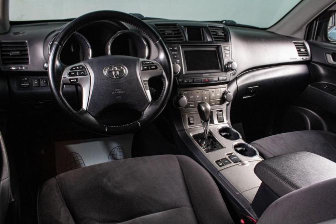 Toyota Highlander II (XU40) Рестайлинг с пробегом 2012 года, цена 2 259 000 рублей, 282000 км, внедорожник, Автокод Объявления
