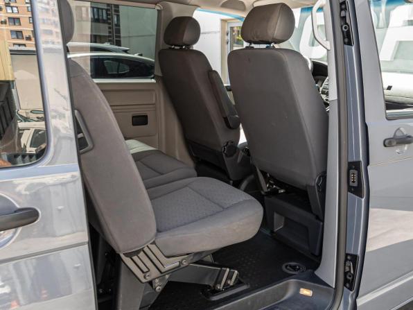 Volkswagen Caravelle T5 Рестайлинг с пробегом 2013 года, цена 2 135 000 рублей, 300375 км, минивэн, Автокод Объявления