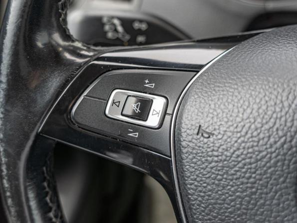 Volkswagen Polo V Рестайлинг с пробегом 2017 года, цена 1 261 000 рублей, 141366 км, седан, Автокод Объявления