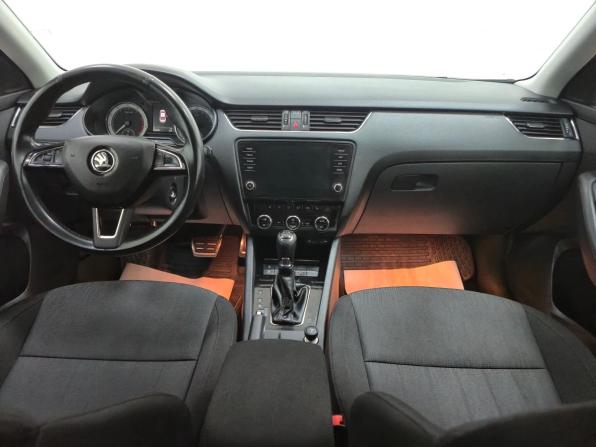 Skoda Octavia III (A7) Рестайлинг с пробегом 2017 года, цена 1 330 000 рублей, 265876 км, лифтбек, Автокод Объявления