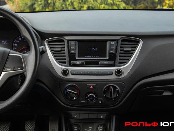 Hyundai Solaris II с пробегом 2017 года, цена 1 078 000 рублей, 187898 км, седан, Автокод Объявления